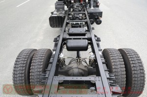 Dongfeng 4WD truck chassis – Cummins 210hp convertible chassis – 4WD off-road truck chassis for export