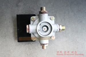 Dongfeng EQ2100 Six Drive Off-road Truck Relay Valve