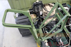 Dongfeng Six Drive EQ2082 Off-road Truck Spare Tyre Rack