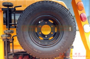4*2 Dongfeng 140hp light truck chassis – 10 tons small diesel truck for export – customized left/right rudder commercial model small micro truck conversion plant