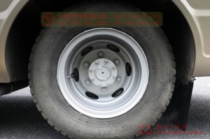 Dongfeng 19 ဆံ့ နိုင်ငံဖြတ်ဘတ်စ်- တင်ပို့ရန်အတွက် လုပ်ငန်းသုံး မြို့ပြနှင့် ကျေးလက်အလတ်စား ဘတ်စ်ကားများ- Dongfeng 4*2 19 ဆံ့ ဘတ်စ်ကားများ