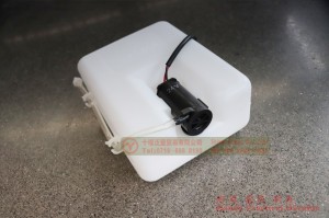 Dongfeng EQ2100 Six Drive Off-road Truck windscreen-washer tank