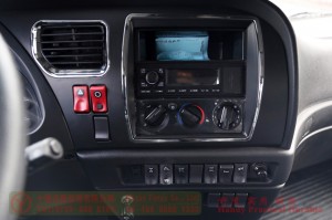 东风 210 马力越野卡车–东风 6WD 平板自卸车–东风越野卡车制造商