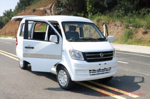 Dongfeng EQ6400LF13 Business Bus For 7 Seats