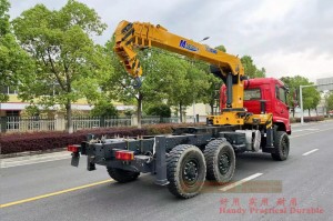 Dongfeng Six Drive Off-road Truck with Crane