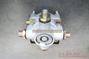 Dongfeng EQ2100 Six Drive Off-road Truck Relay Valve