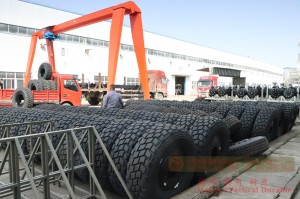 Dongfeng EQ2102 ຫົກຂັບລົດ Off-road ຢາງລົດບັນທຸກ
