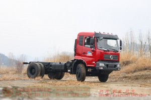 Dongfeng 210 HP Rear Dual Tire Special Off-road Chassis–Dongfeng Flathead 4*2 Chassis–Off-road Truck Export Manufacturer