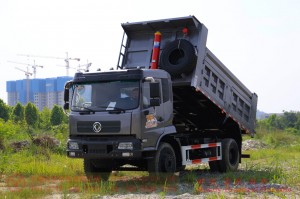 Dongfeng Flathead 4*2 Dump Truck–Dongfeng 210/266 HP Off-road Truck–Off-road Truck Export Manufacturer