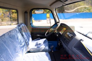 Customized Dongfeng 4*2 light truck tip off-road chassis–116 HP small truck chassis–Dongfeng EQ3092 light micro truck chassis conversion