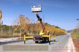 ລົດບັນທຸກເບົາ Dongfeng 4*2-Dongfeng 4*2 ລົດບັນທຸກແສງສະຫວ່າງປາຍ off-road ລົດຍົກ-Lift trimming ລົດບັນທຸກສຸຂາພິບານ