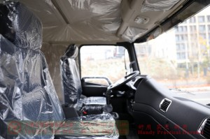 Flathead one and a half row 210 hp special truck chassis–Dongfeng 4*4 rear single tire off-road chassis–Twin-axle off-road truck chassis conversion manufacturers