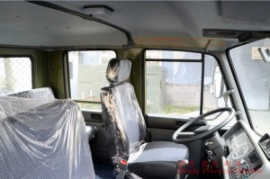 东风EQ2102双排六驱越野卡车