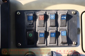 Dongfeng long head double-glass diesel truck chassis –EQ240 four-ton civilian off-road truck chassis–EQ2082 pointed Y25 off-road troop-carrying vehicle chassis