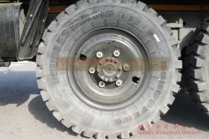 Dongfeng EQ2082 Six wheels off-road vehicle