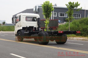 Dongfeng 4X2 high-horsepower off-road chassis–Flat-head one-and-a-half-row cargo chassis–190 hp high-power chassis