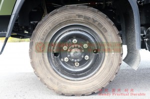 Dongfeng 6*6 flathead off-road truck–EQ2082 diesel off-road truck–Dongfeng 240 civilian off-road transporter exported