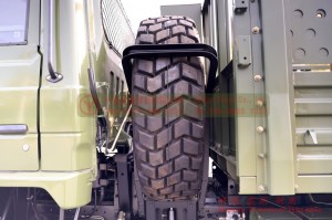EQ2102 Dongfeng six-wheel-drive double-row off-road truck–3.5-ton flathead diesel off-road vehicle–Dongfeng 6*6 troop-carrying vehicle for civilian exports