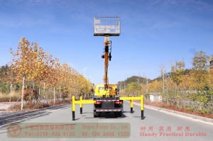 ລົດບັນທຸກເບົາ Dongfeng 4*2-Dongfeng 4*2 ລົດບັນທຸກແສງສະຫວ່າງປາຍ off-road ລົດຍົກ-Lift trimming ລົດບັນທຸກສຸຂາພິບານ