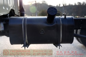 东风 4*4 米白色尖头货运底盘 – 东风 170 马力越野卡车底盘 – 东风货车出口制造商