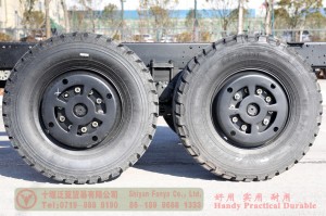 Dongfeng ขับเคลื่อนหกล้อ 210 แรงม้าแชสซีรถออฟโรด - Dongfeng 6 * 6 แชสซีรถบรรทุกออฟโรด - Dongfeng แถวหัวแบนครึ่งแชสซียานพาหนะพิเศษออฟโรด