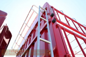 Dongfeng 4×2 Hydraulic Tailgate Truck — 210 HP Box Truck — Commercial Truck Export Manufacturer