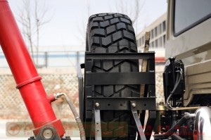 东风 210 马力越野卡车–东风 6WD 平板自卸车–东风越野卡车制造商