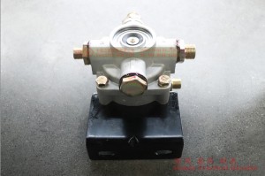 Dongfeng EQ2100 Six Drive Off-road Truck Relay Valve