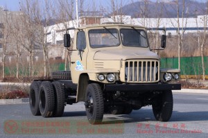 Dongfeng long head double-glass diesel truck chassis –EQ240 four-ton civilian off-road truck chassis–EQ2082 pointed Y25 off-road troop-carrying vehicle chassis