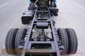 Dongfeng 200hp sprinkler chassis–Dongfeng Flathead 4*2 Chassis–Off-road Truck Export Manufacturer