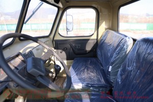 Dongfeng long head double-glass diesel truck chassis –EQ240 four-ton civilian off-road truck chassis–EQ2082 pointed Y25 off-road troop-carrying vehicle chassis