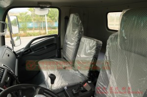 Dongfeng 6*6 flathead off-road truck–EQ2082 diesel off-road truck–Dongfeng 240 civilian off-road transporter exported