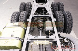 Dongfeng 6×4 off-road dump truck chassis– Dongfeng six-wheel drive 210 hp off-road vehicle chassis–Dongfeng flathead row half off-road special vehicle chassis