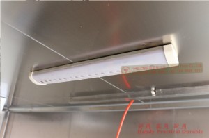 Dongfeng Four Drive Off-road Light Duty Truck ລົດຂົນສົ່ງສິ່ງເສດເຫຼືອທາງການແພດ