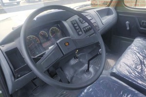 东风EQ2100六驱长头越野卡车