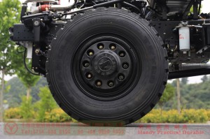 Dongfeng Automatic Class III Chassis–Cummins 300HP 4WD Class III Chassis for export–Dongfeng Class III Chassis Agency Export Manufacturer