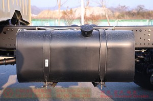 Dongfeng longhead diesel truck chassis –Dongfeng 260hp civilian off-road truck chassis–off-road troop-carrying vehicle chassis export