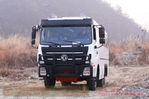 Dongfeng bus with bumper bar–Dongfeng 6*6 bus–190 hp city commuter bus–Dongfeng 30-seat bus