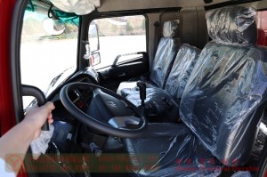 Dongfeng 4×2 Hydraulic Tailgate Truck — 210 HP Box Truck — Commercial Truck Export Manufacturer