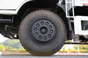 Dongfeng 210-horsepower Twin-Rear-Wheel Cage-Body Truck — Dongfeng Flat-Nose 4×2 Truck — Off-Road Truck Export Manufacturer