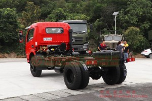 การปรับแต่งแชสซีรถบรรทุกขนาดเล็ก Dongfeng 4 * 2 - แชสซีรถบรรทุกขนาดเล็ก 160 แรงม้า - ผู้ผลิตการแปลงแชสซีรถบรรทุกขนาดเล็กขนาดเล็ก Dongfeng