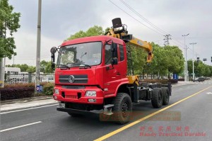 Dongfeng Six Drive Off-road Truck with Crane