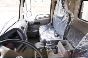 4*2 warehouse truck–Dongfeng 210 HP truck–Dongfeng off-road truck export manufacturer