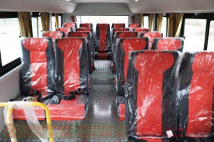 Dongfeng 7m bus with bumper bar–Dongfeng 4*4 bus–190 hp city commuter bus–Dongfeng 21-seat bus
