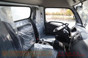 Dongfeng 4WD Refrigerated Truck –15-party Aquatic Products Transportation Truck–4WD Fresh Trucks for Export