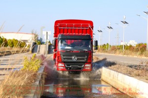 Dongfeng 4×2 Hydraulic Tailgate Truck — 210 HP Box Truck — Commercial Truck Export Manufacturer