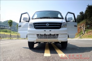 Dongfeng EQ6400LF13 Business Bus For 7 Seats
