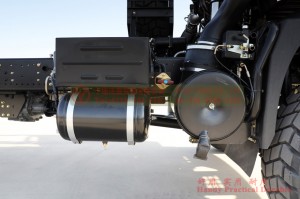 6*6 -260 Yuchai Engine Chassis 6WD Six Drive One and a Half Row
