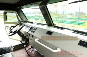 Six-wheel-drive Armored Bullet-proof Transport Vehicle