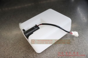 Dongfeng EQ2100 Six Drive Off-road Truck windscreen-washer tank